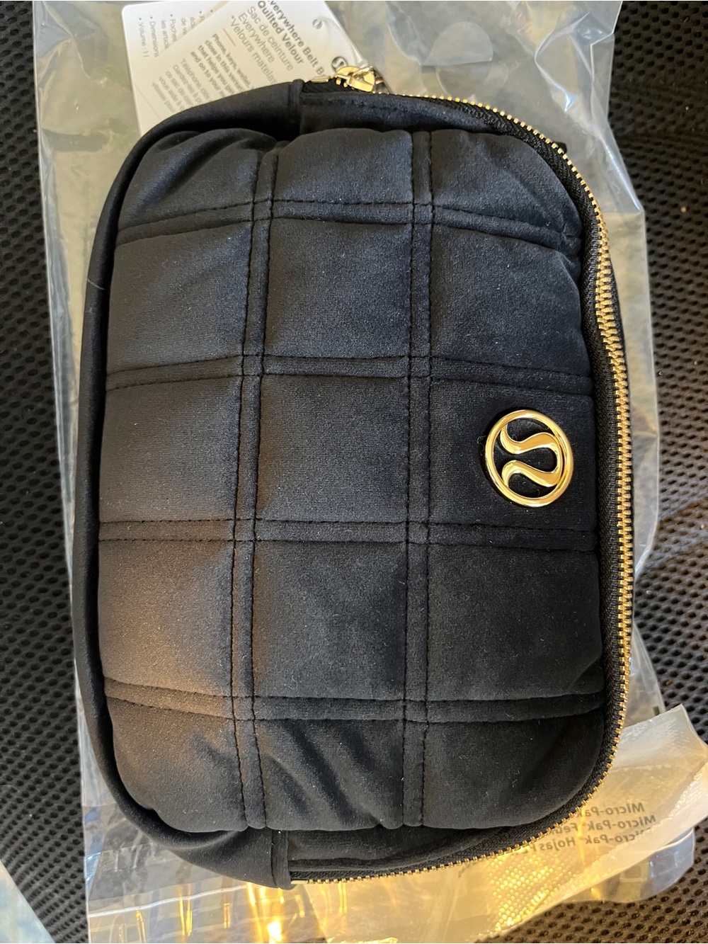 lululemon athletica Black quilted velour 1L Everywhere bag